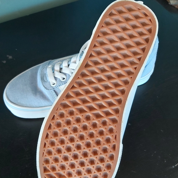 Vans - Picture 4 of 4